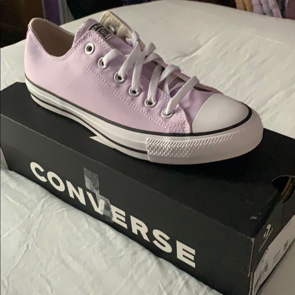 Low Top Converse (Lilac Mist)